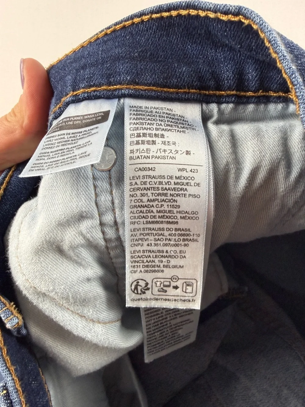 Levi’s 513 Straight Fit Jeans – Size 36x30